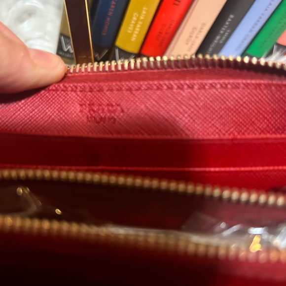 Prada Red Bow Wallet - Picture 6 of 9